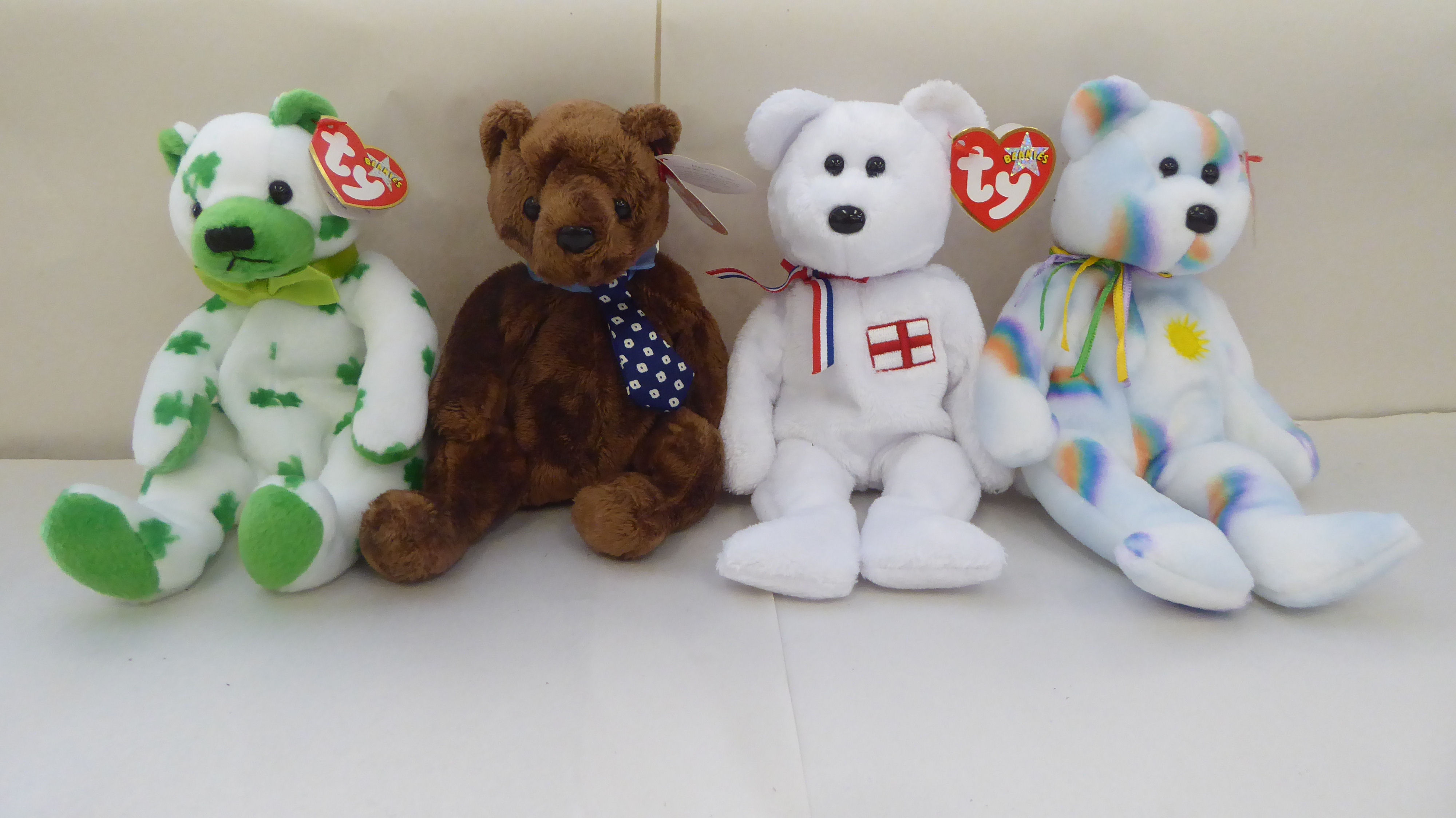 Twenty five Beanie Babies Teddy bears and animals: to include an owl - Image 3 of 5