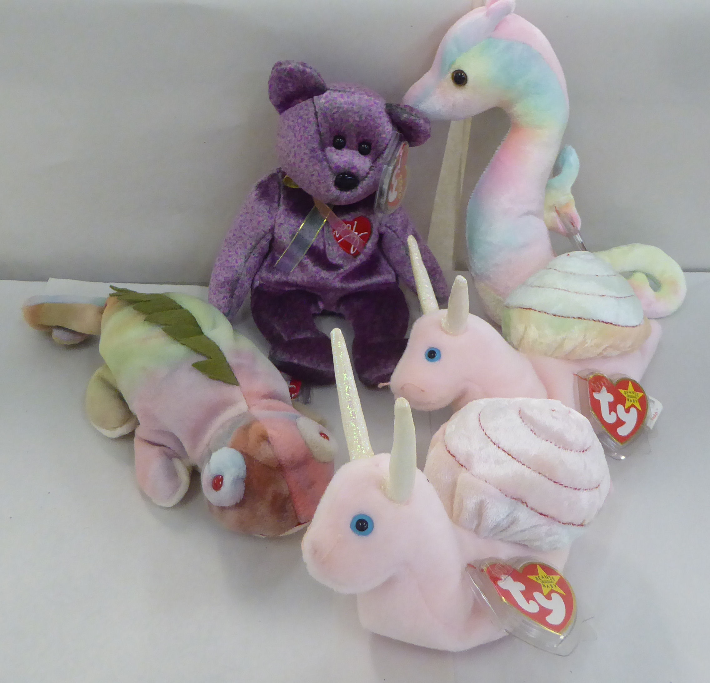 Twenty five Beanie Babies Teddy bears and animals: to include a snail - Image 4 of 6