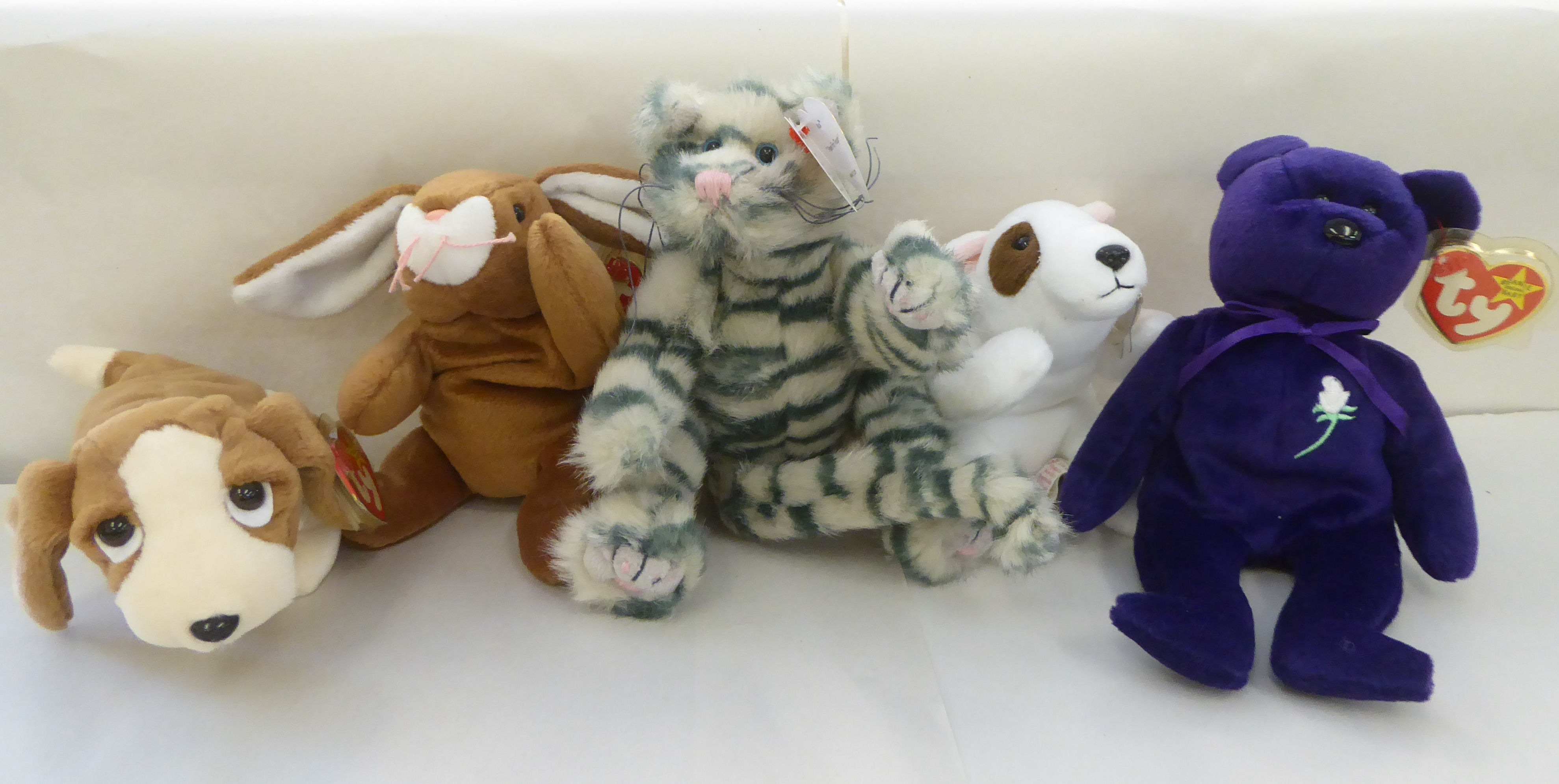 Twenty five Beanie Babies Teddy bears and animals: to include a bunny - Image 4 of 5