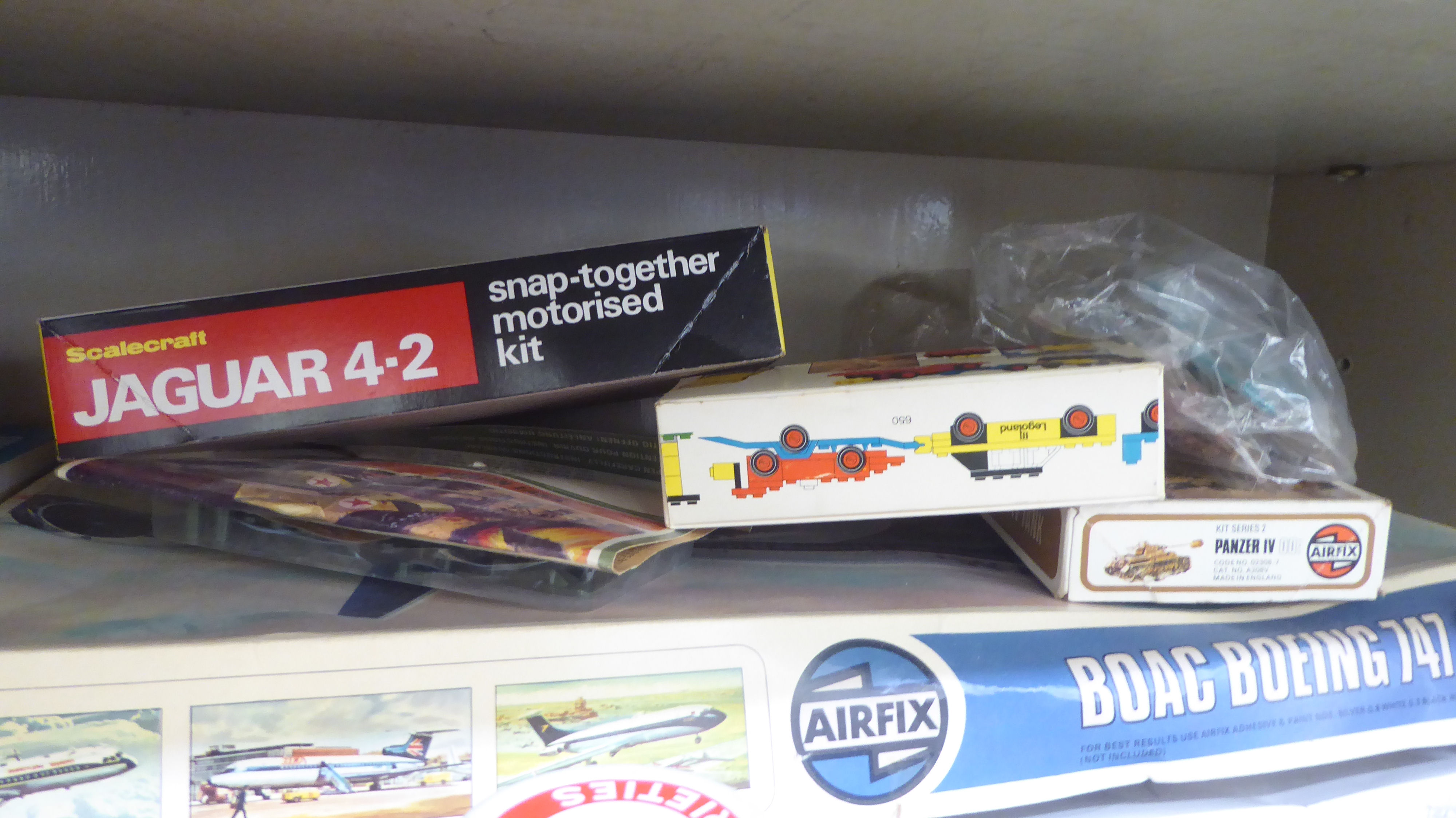 Airfix kits and figures: to include a BOAC Boeing 747; and Waterloo French infantryman - Image 3 of 5