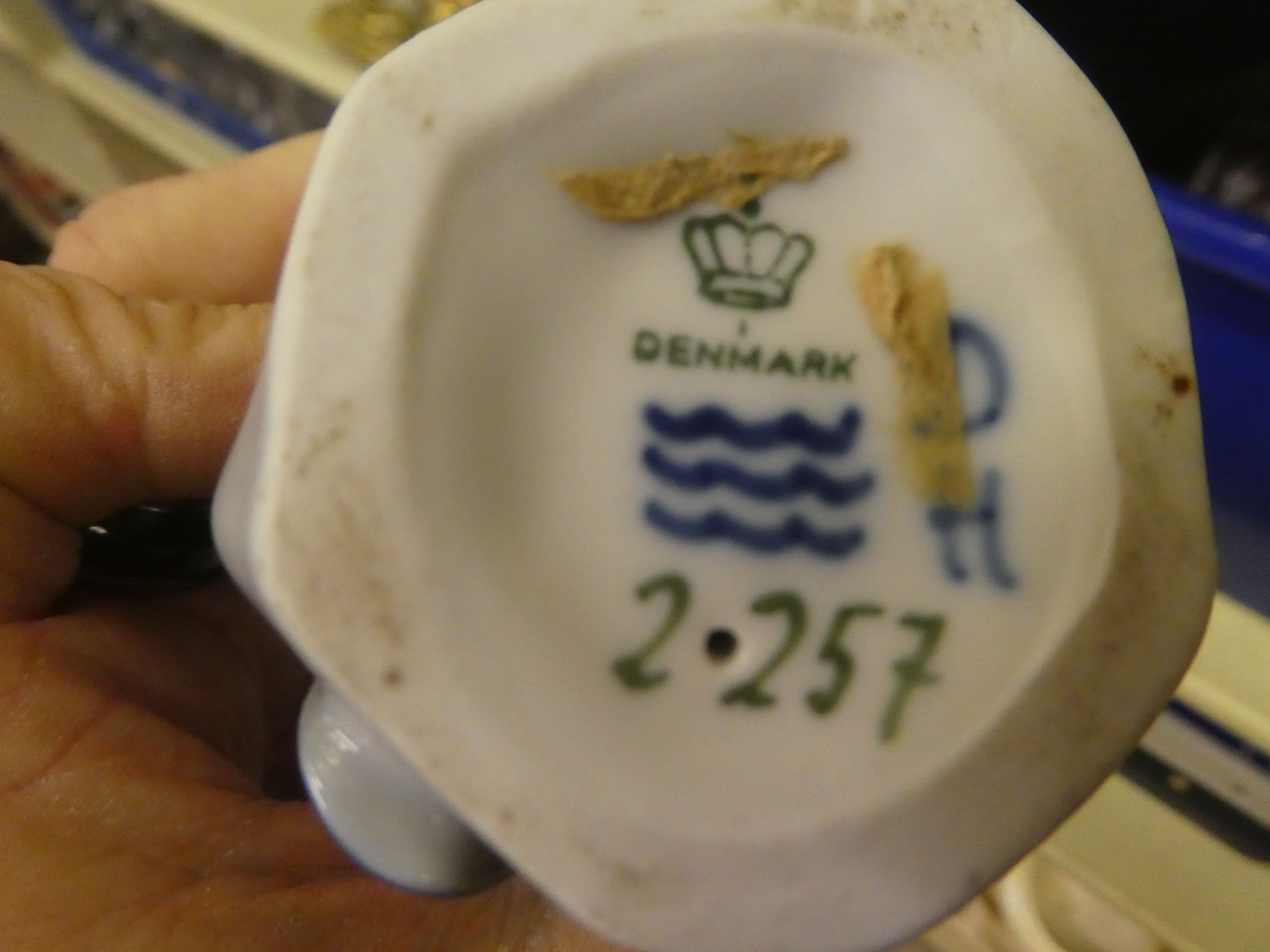 Royal Copenhagen porcelain, viz. a sleeping kitten  no.422  5"w; and a kingfisher on a rock  no.2257 - Image 3 of 3
