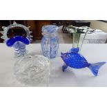Decorative glassware: to include a (probably) Murano model fish  4"h