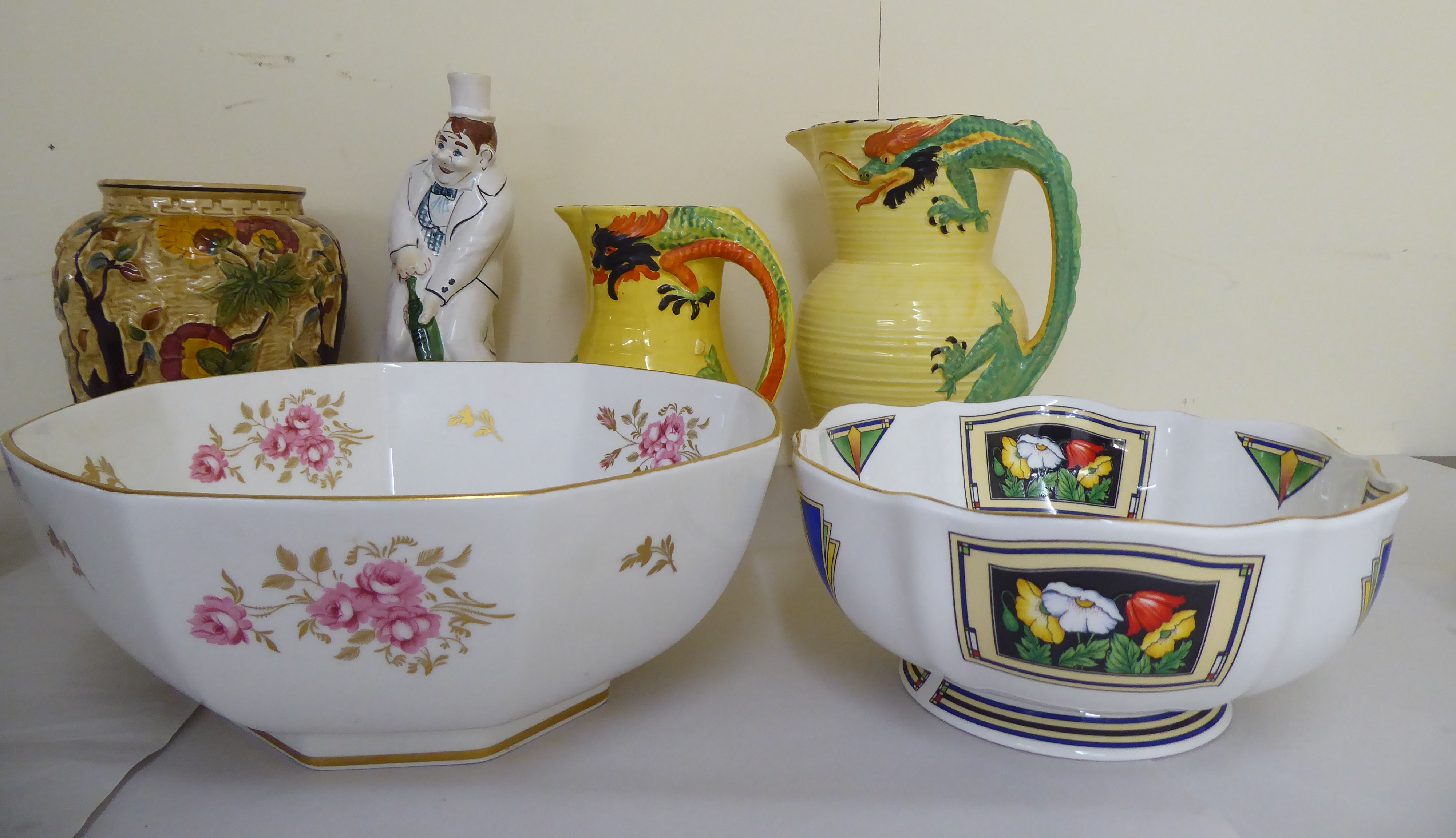 Decorative ceramics: to include an Aynsley china washbowl and jug from the Three Anniversary - Image 4 of 9