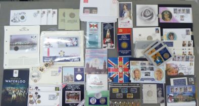 Uncollated commemorative coins and philatelic covers: to include those celebrating the life of