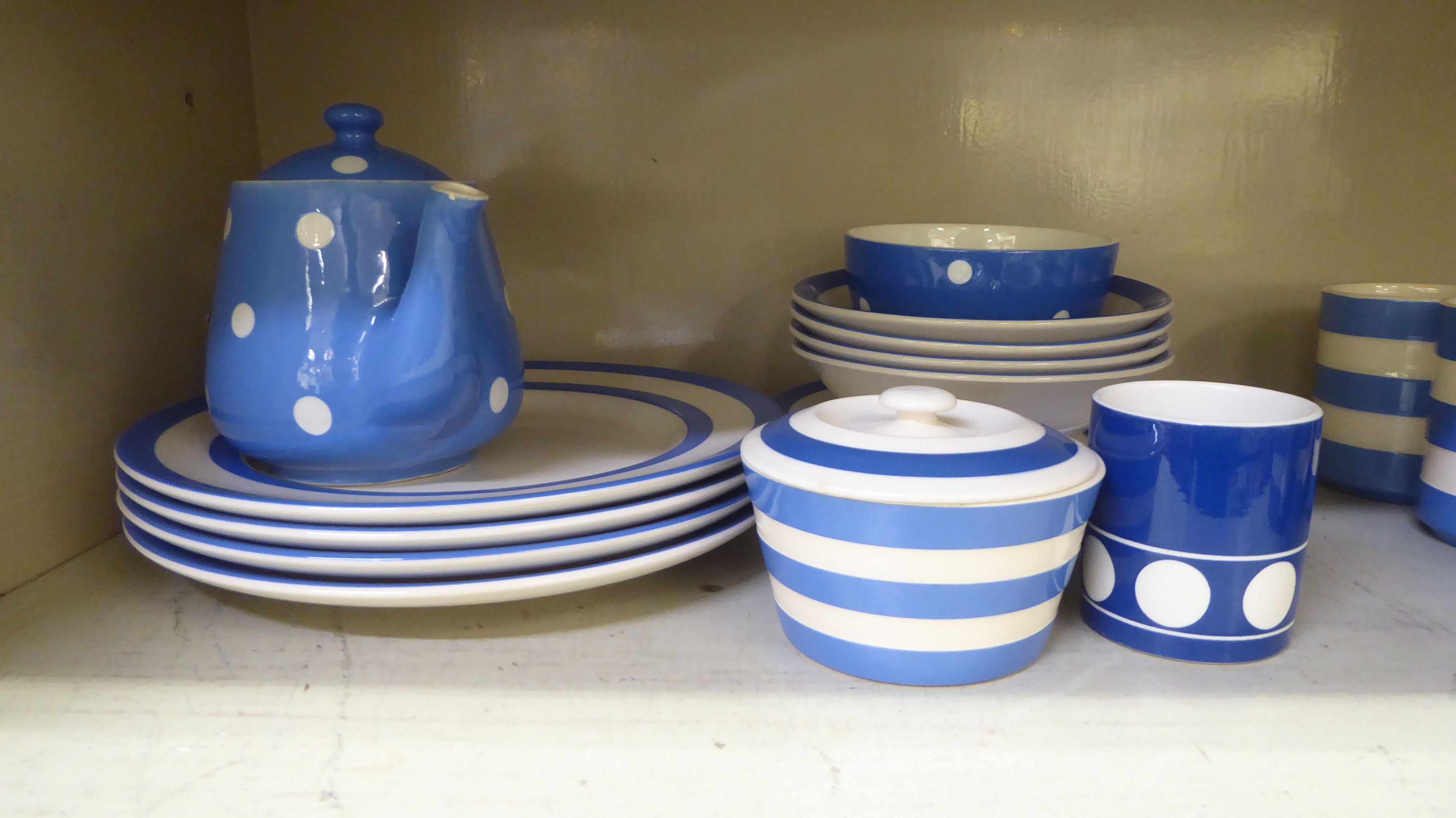Similar TG Green pottery Blue Cornishware: to include four dinner plates  10"dia; three mugs; a milk - Image 2 of 2