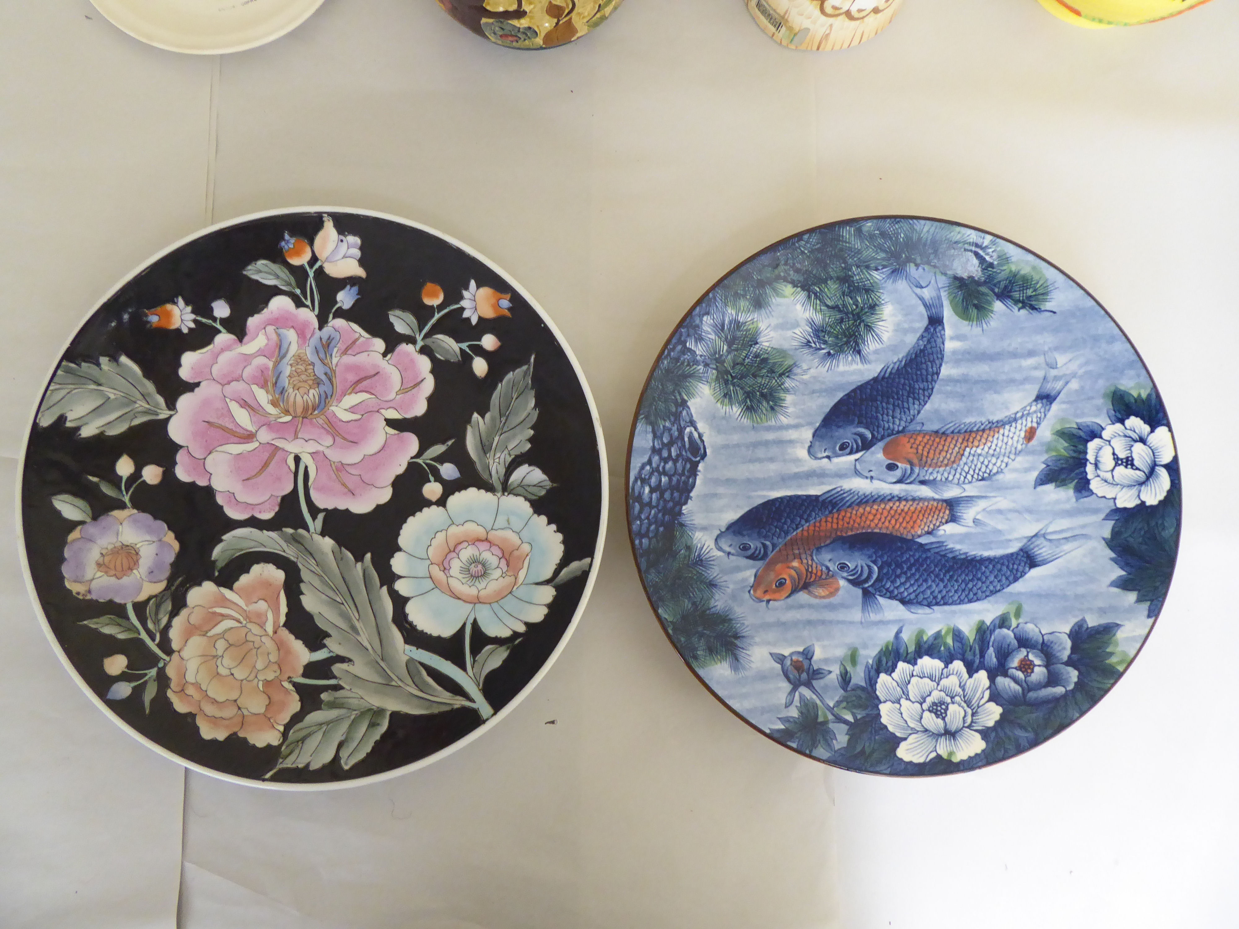 Decorative ceramics: to include an Aynsley china washbowl and jug from the Three Anniversary - Image 9 of 9