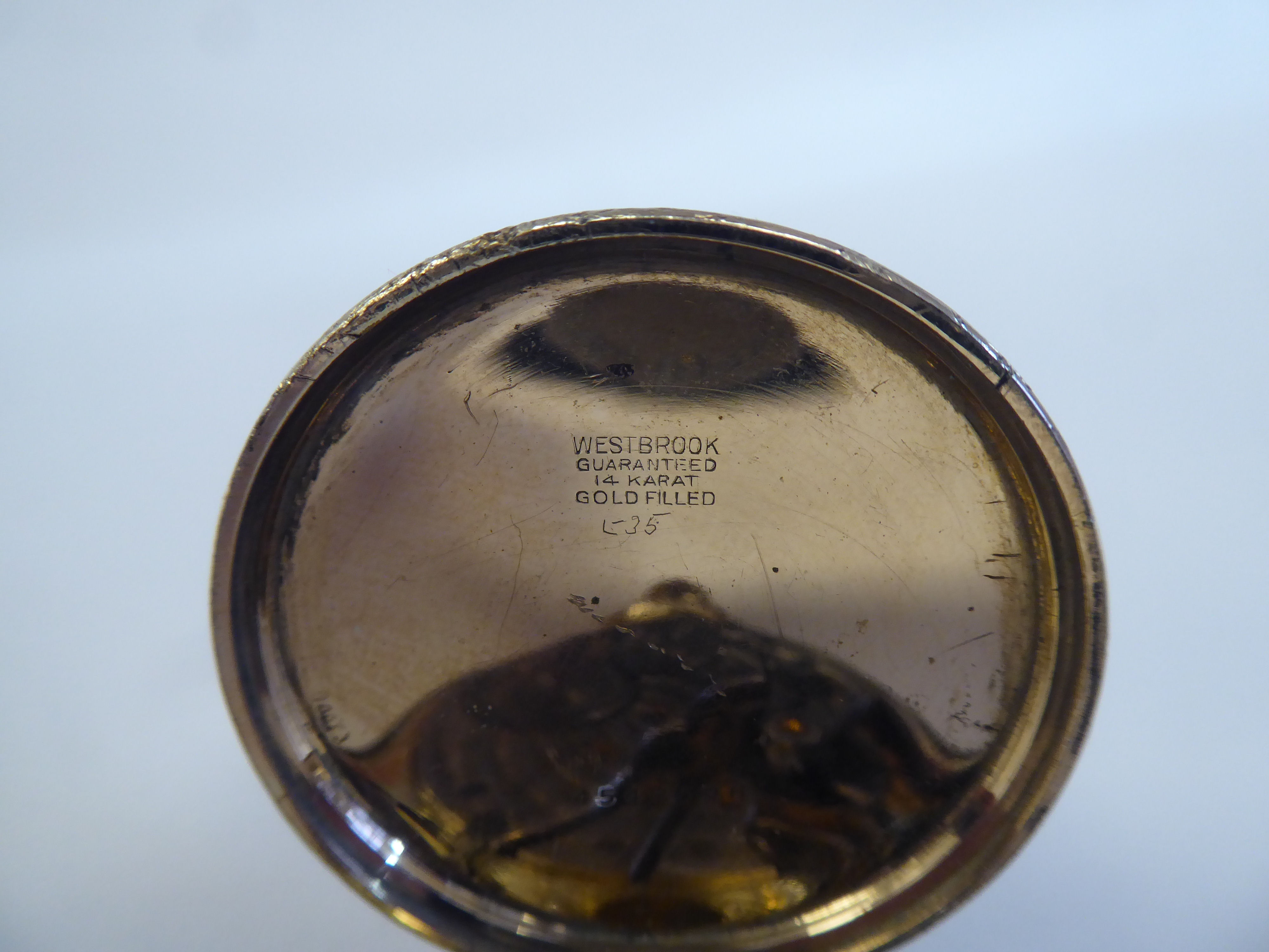 An early 20thC Hampden pocket watch, in an 18ct gold fitted case, the 17 jewel movement faced by a - Image 2 of 4