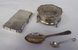 Silver items: to include an Edwardian serpentine outlined, folding notelet case  mixed marks