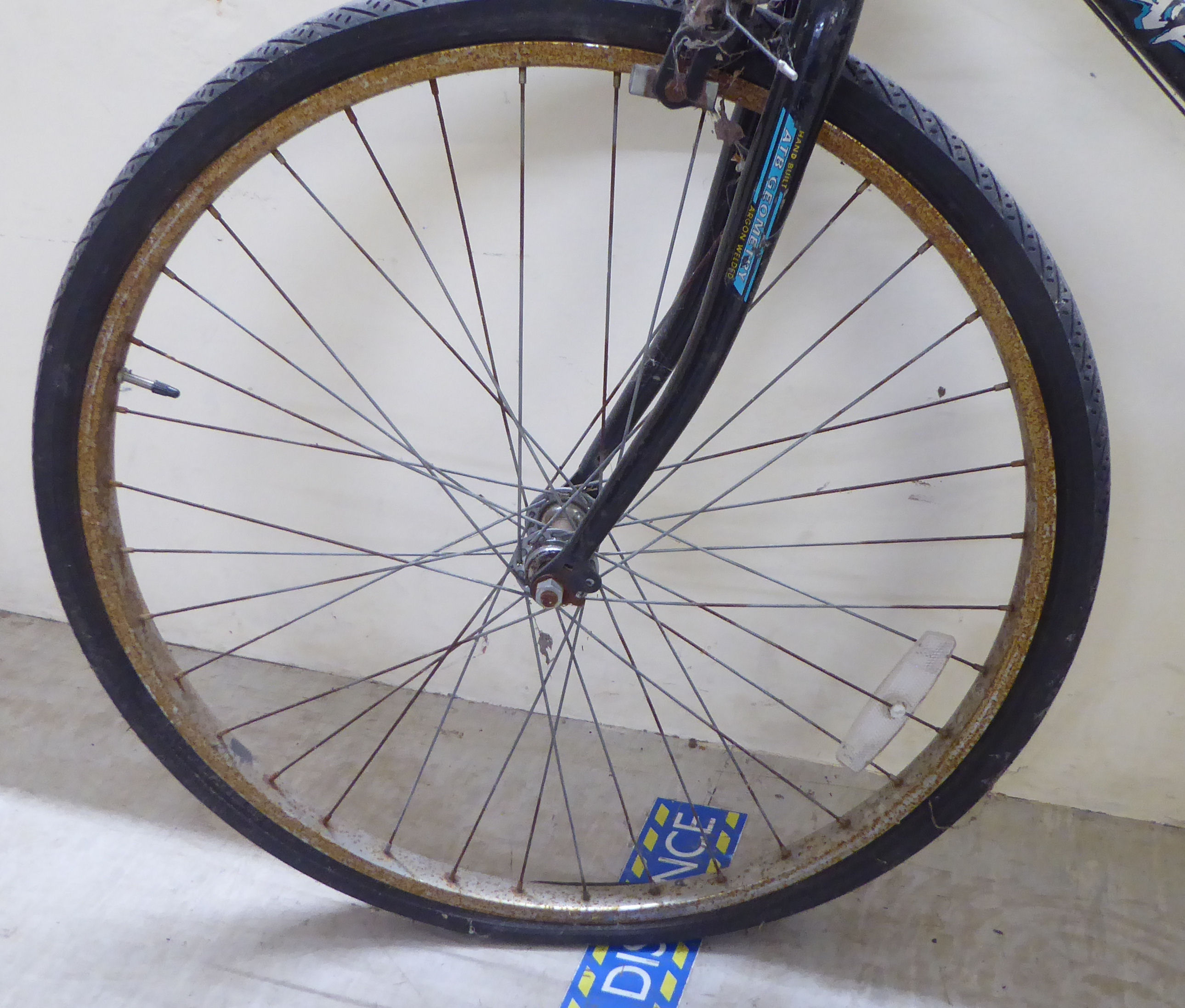 A Universal Rapid Reactor 10 shimano gear technology mountain bike with 25"dia wheels - Image 6 of 12
