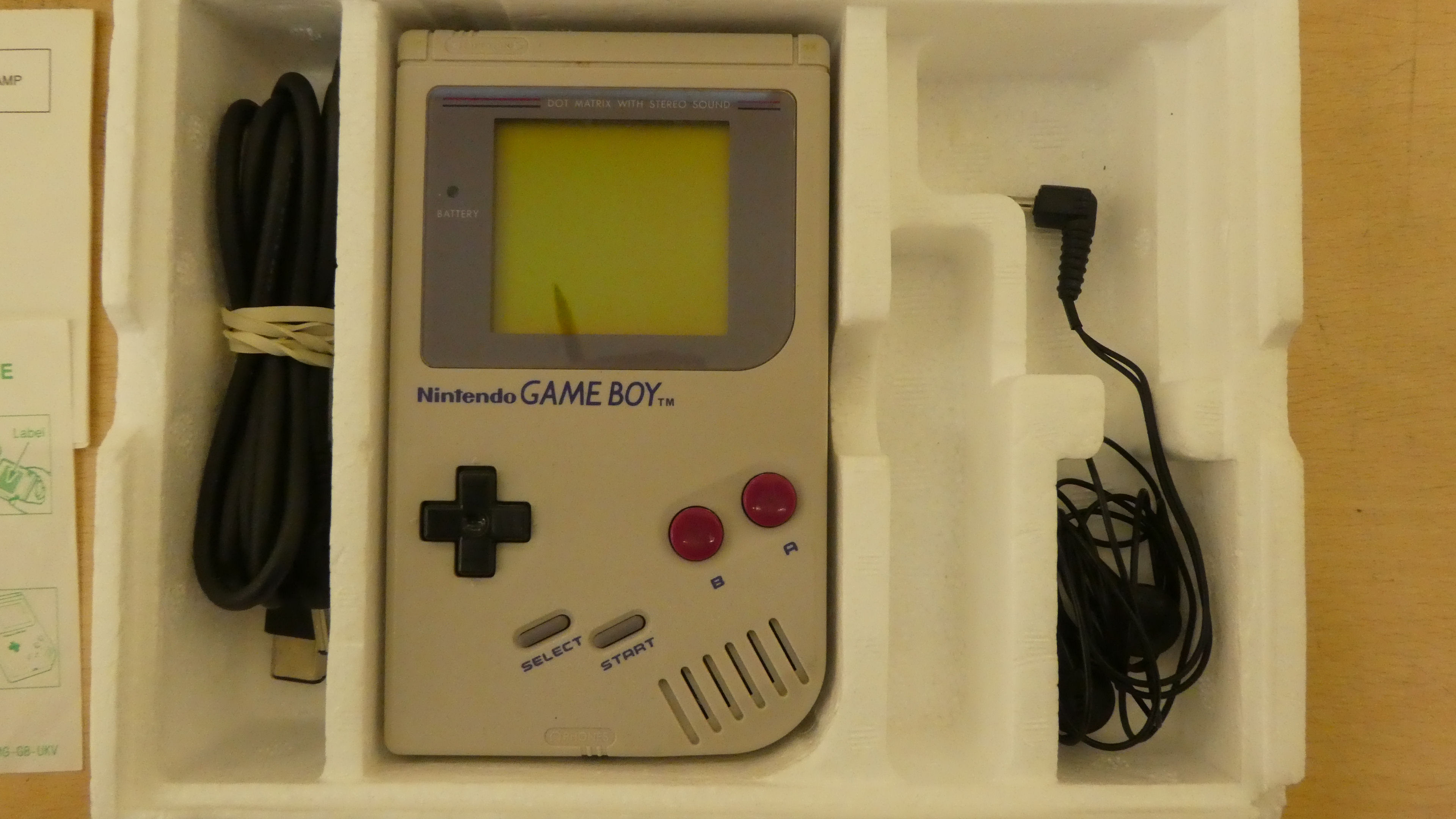 A Game Boy with various games - Image 2 of 5
