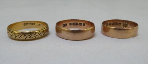 Three 9ct gold wedding rings