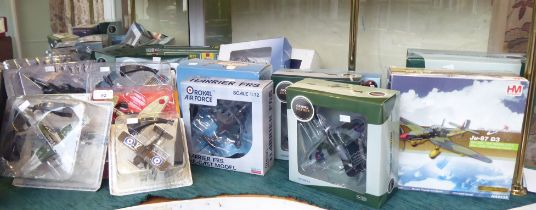 Oxford and other diecast, mainly military aviation themed collectables: to include the 'Front Line