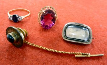 Jewellery: to include a yellow metal ring, set with diamonds and a sapphire