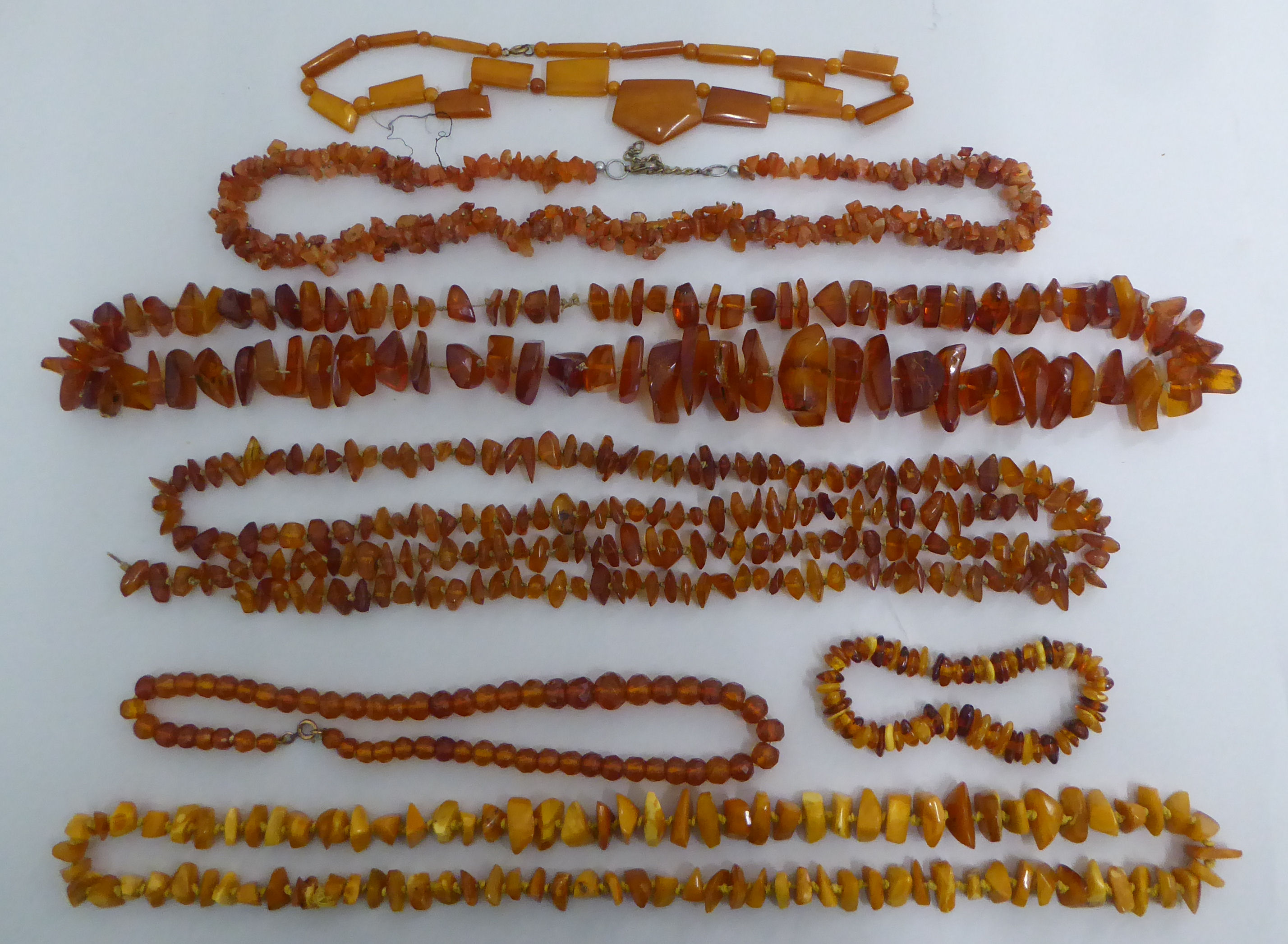 Amber coloured costume jewellery - Image 5 of 8