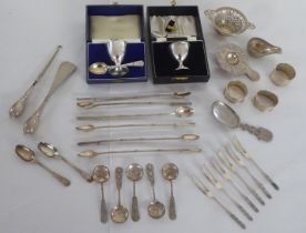 Silver and white metal collectables: to include two Christening egg cups and spoons  boxed  mixed