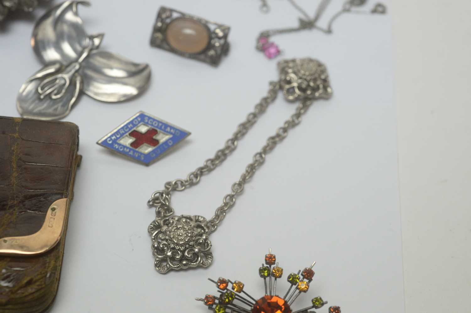 A selection of silver and costume jewellery, - Image 3 of 8