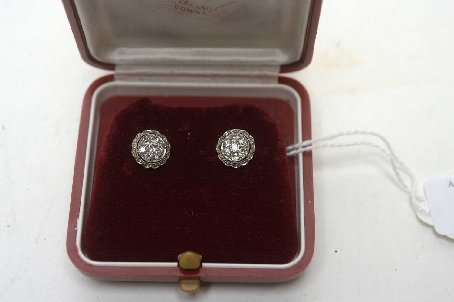 A pair of diamond earrings - Image 2 of 4