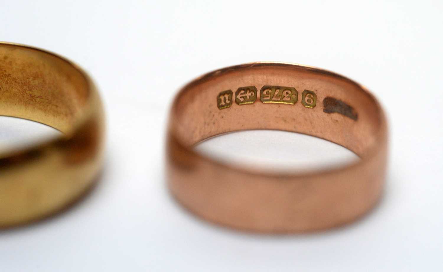 Four gold rings - Image 2 of 4