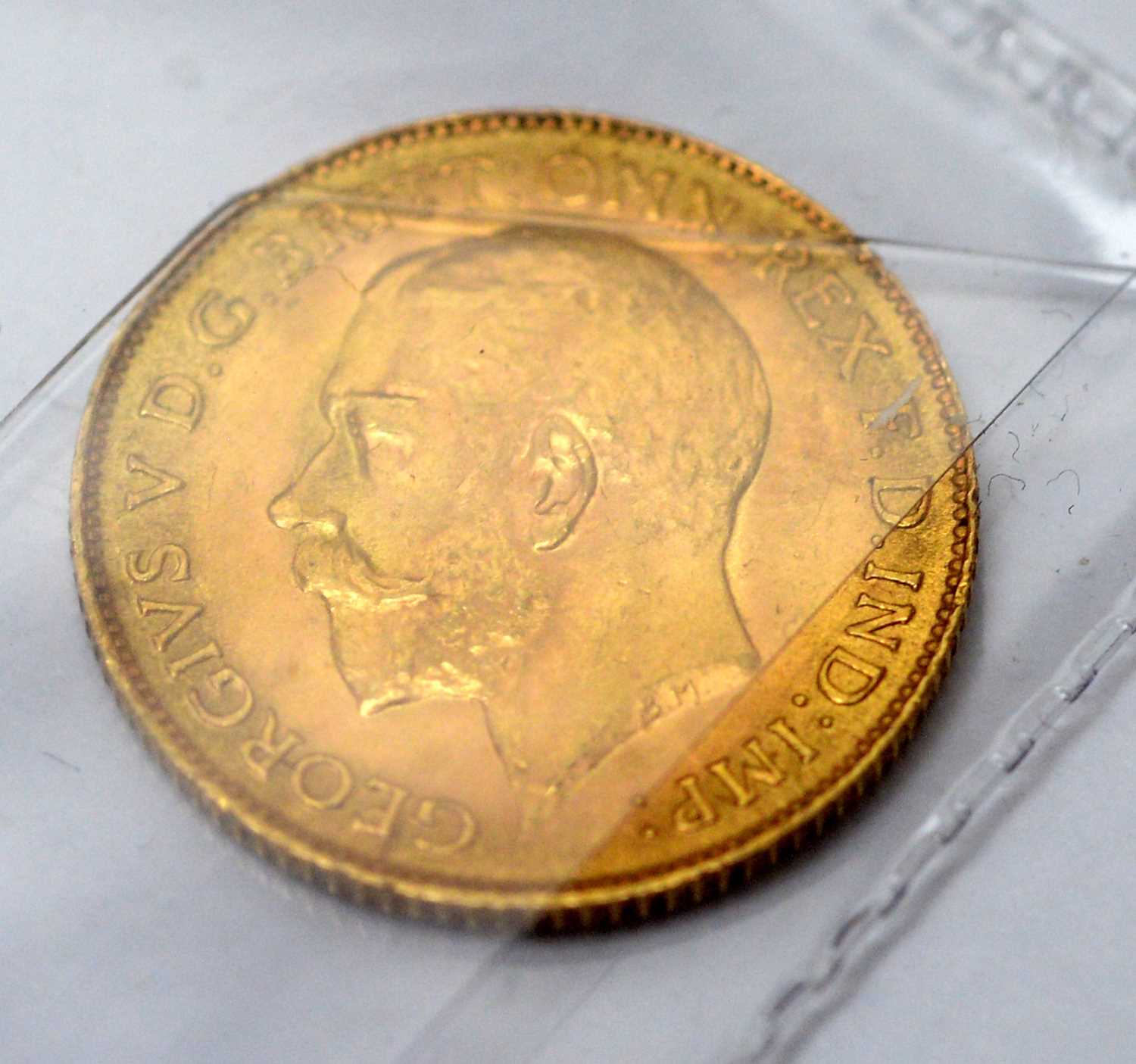 A George V gold half sovereign, and other coinage. - Image 3 of 6