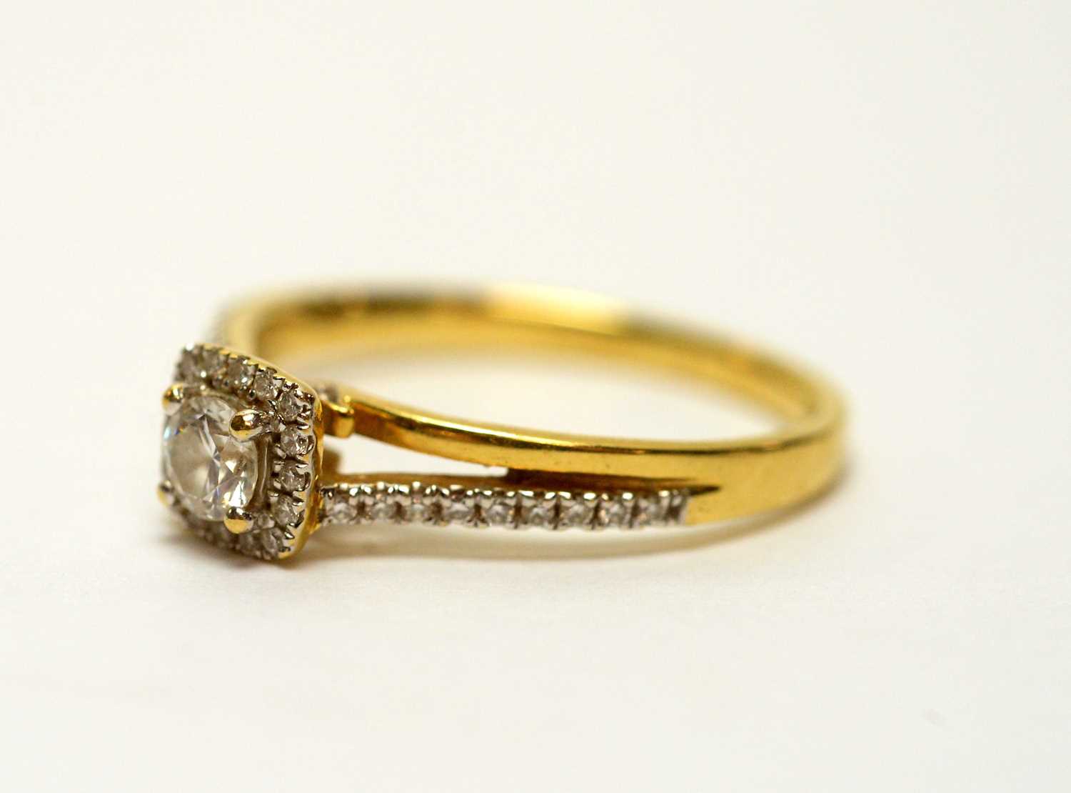 A diamond cluster ring, - Image 2 of 4