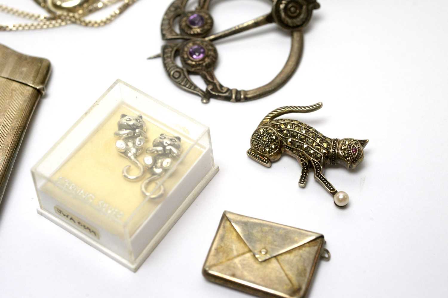 A selection of silver and other jewellery, - Image 4 of 7