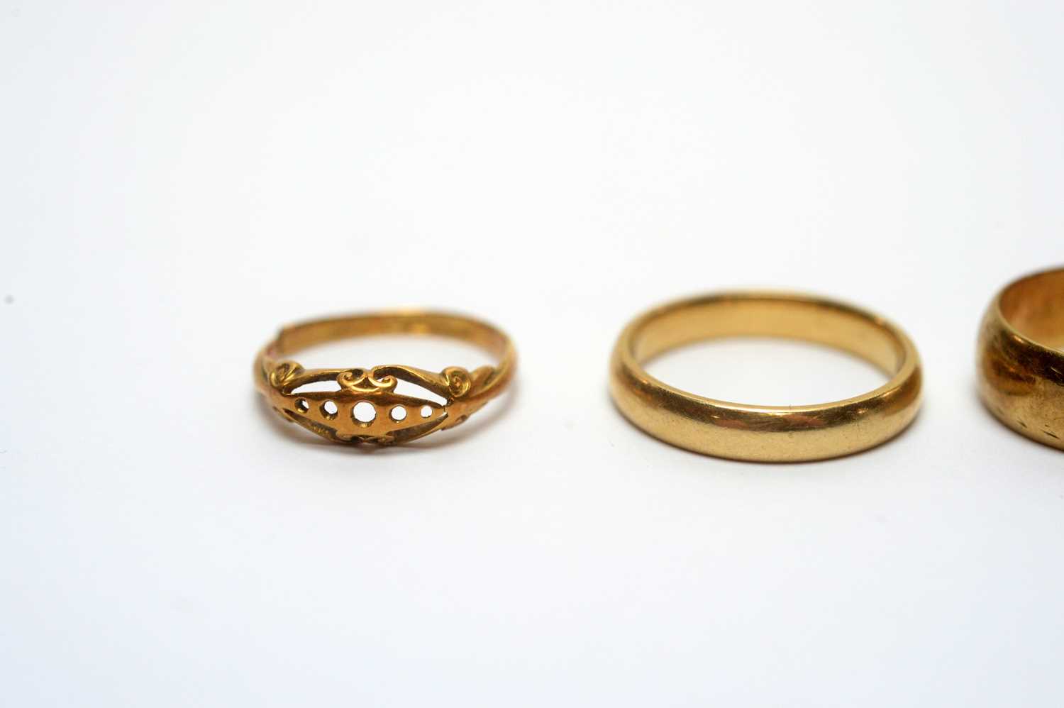 Four gold rings - Image 4 of 4