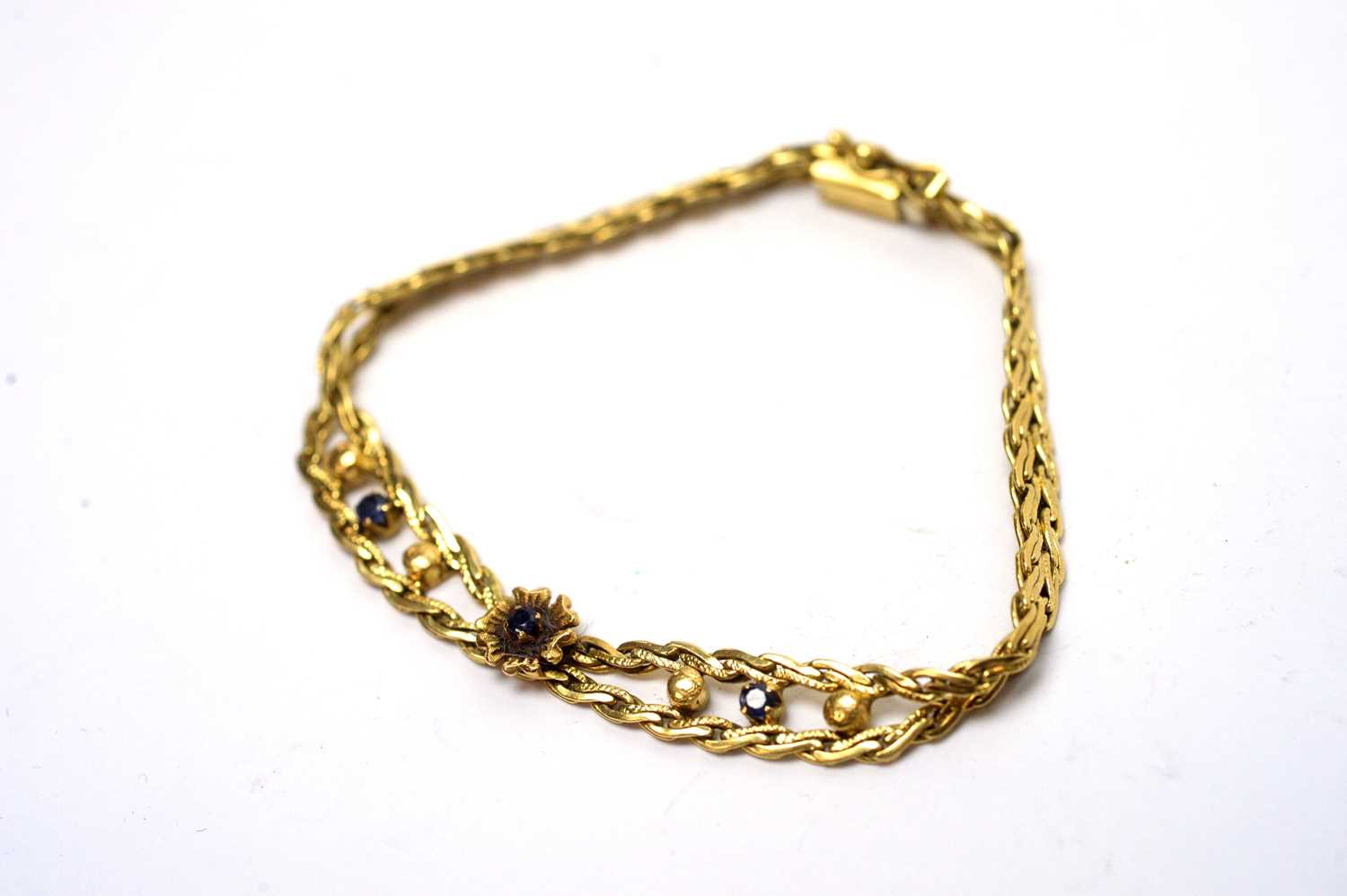 A sapphire set 18ct yellow gold bracelet, - Image 2 of 3