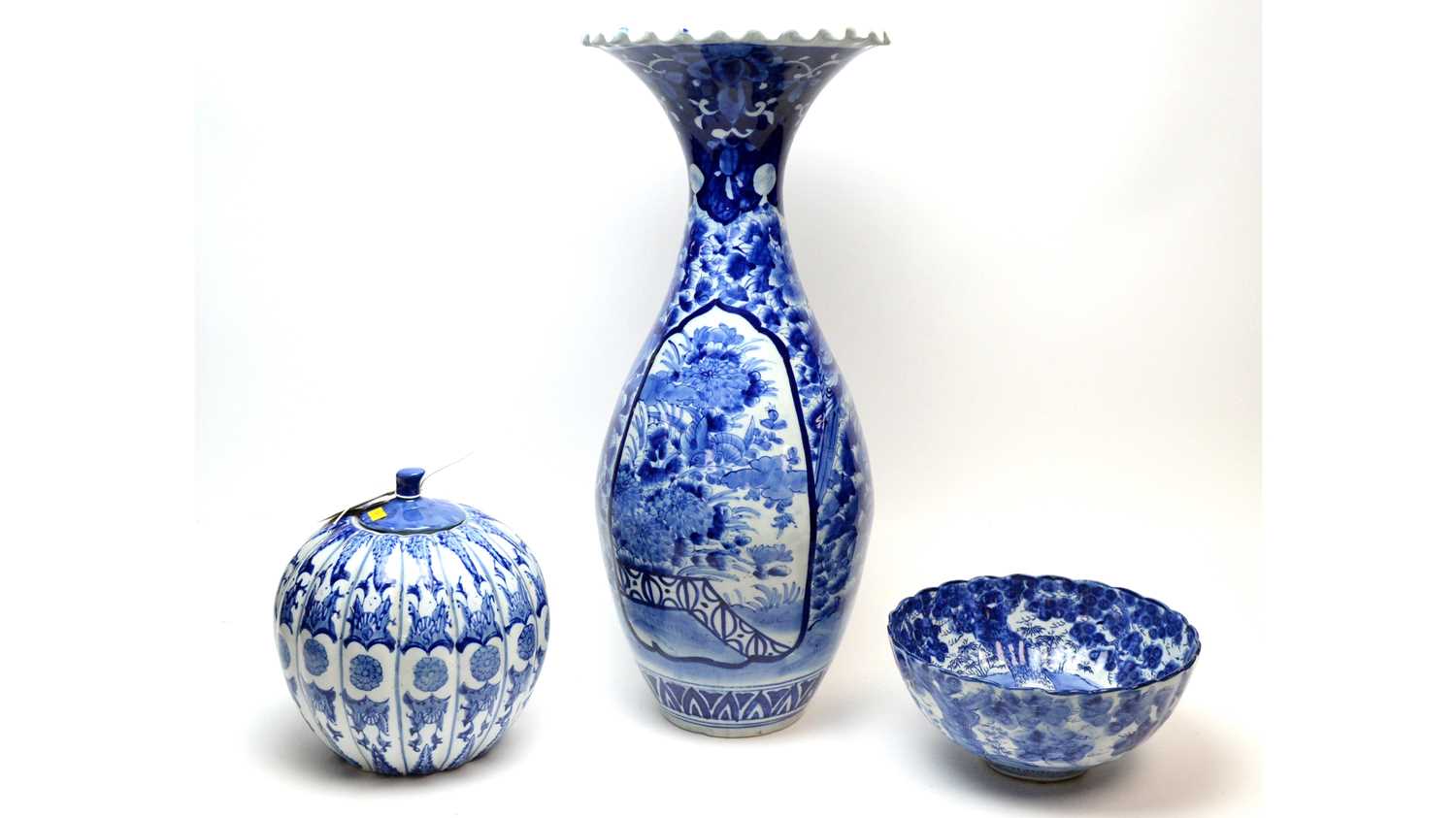 Chinese blue and white ceramics vases, various.