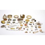 A selection of 9ct gold and other jewellery,