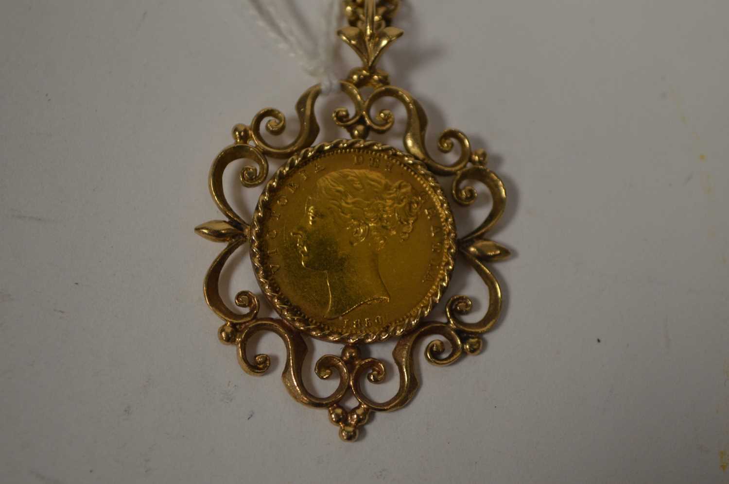 A Queen Victoria gold sovereign pendant - Image 2 of 3