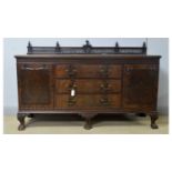 Manner of Robson & Sons, Newcastle: An early 20th Century mahogany sideboard.