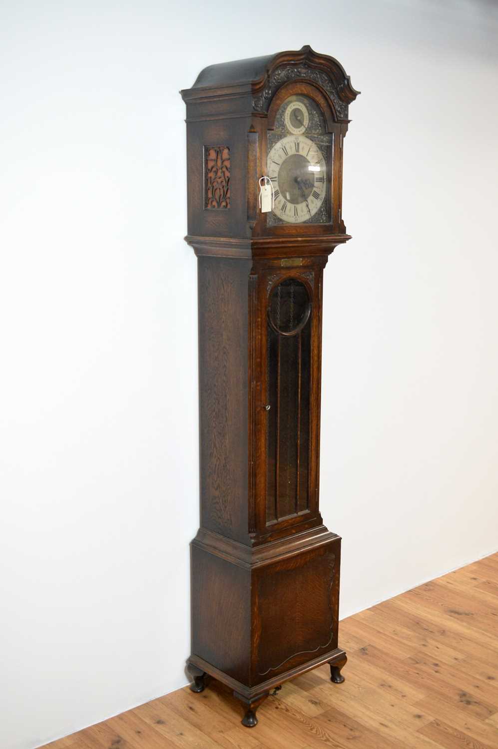 A 20th Century oak longcase / grandfather clock - Image 6 of 7