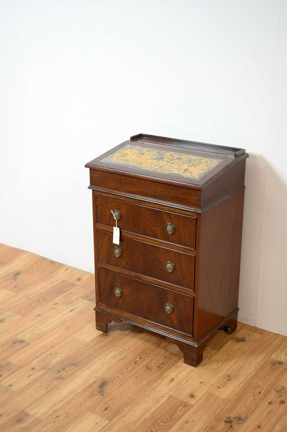 A 20th Century mahogany Davenport desk - Image 3 of 8