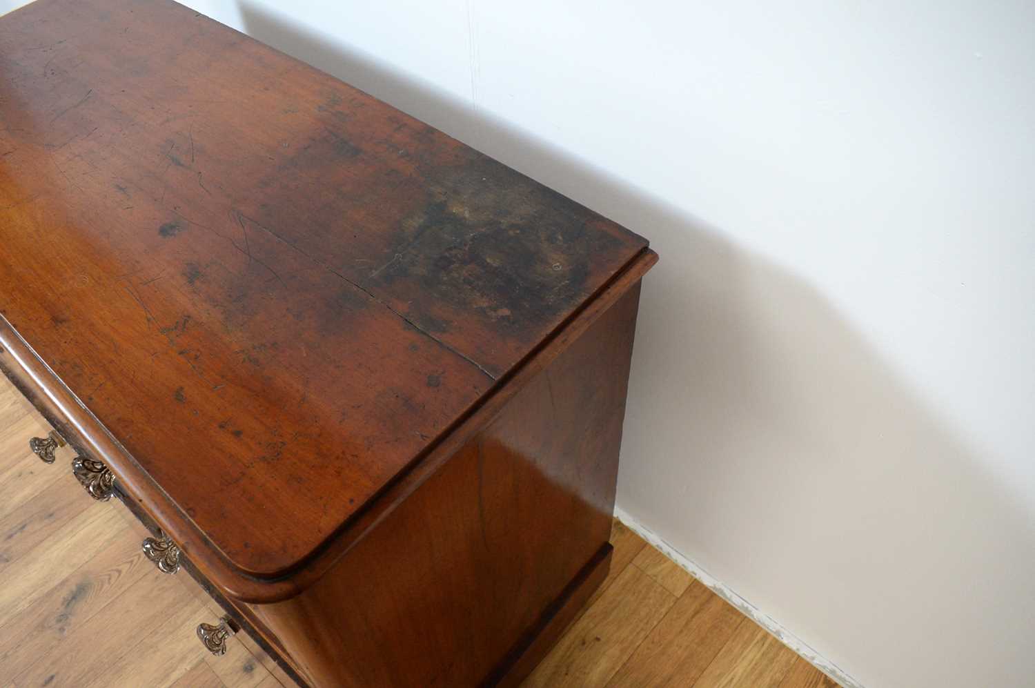 A 19th Century Victorian mahogany chest of drawers - Image 6 of 6