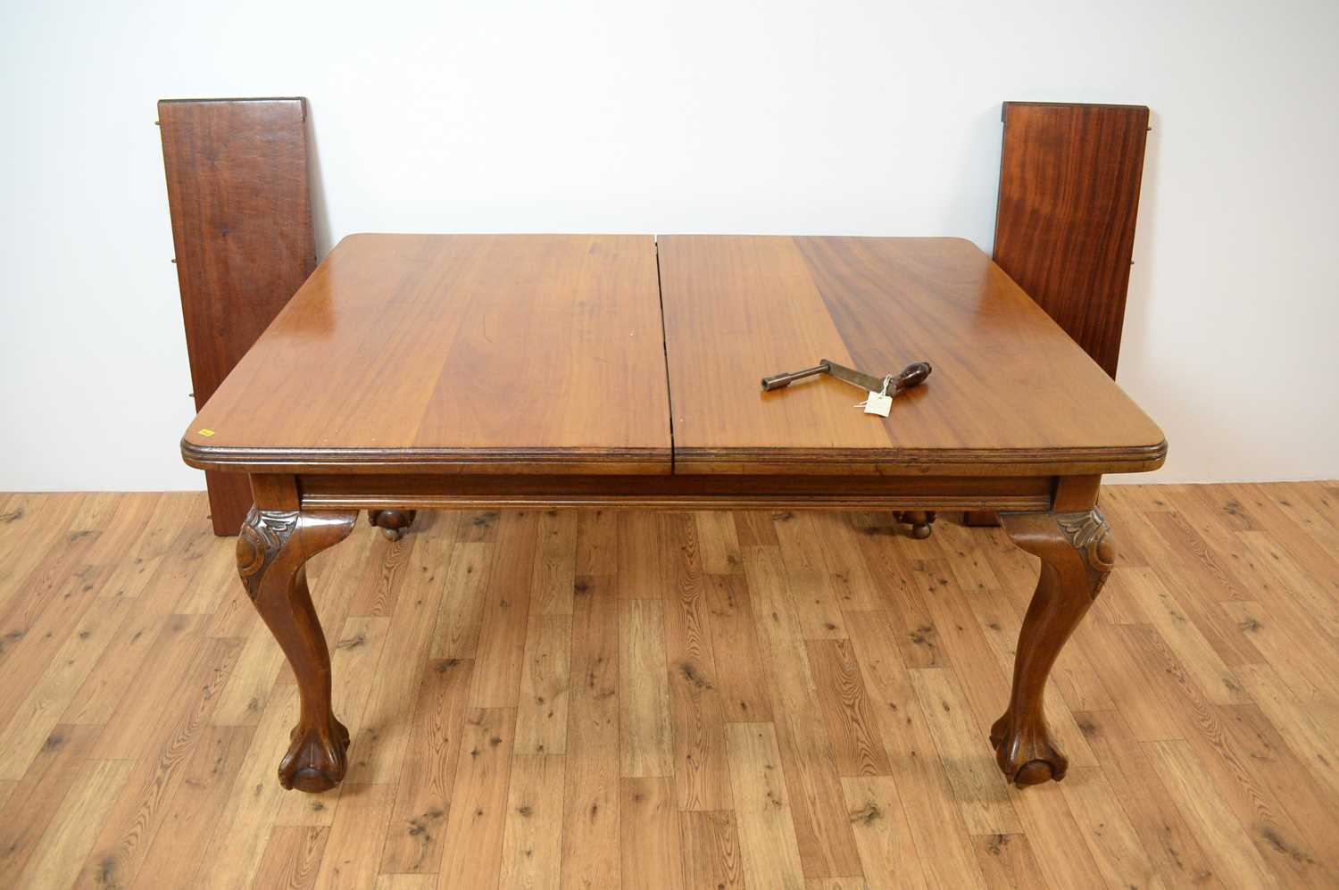 An early 20th Century mahogany extendable dining table of rectangular form - Image 2 of 4