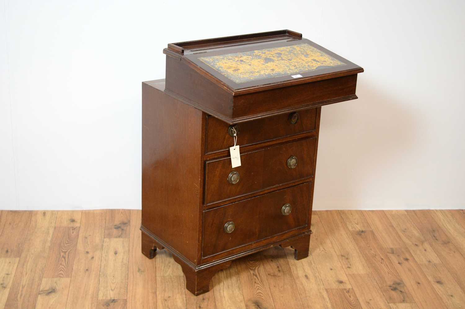 A 20th Century mahogany Davenport desk - Image 8 of 8