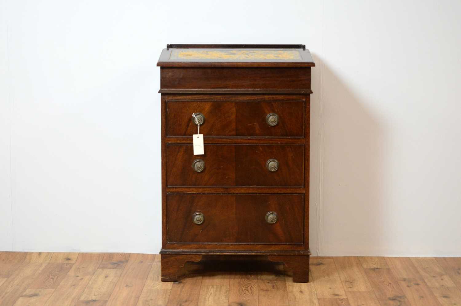 A 20th Century mahogany Davenport desk - Image 2 of 8