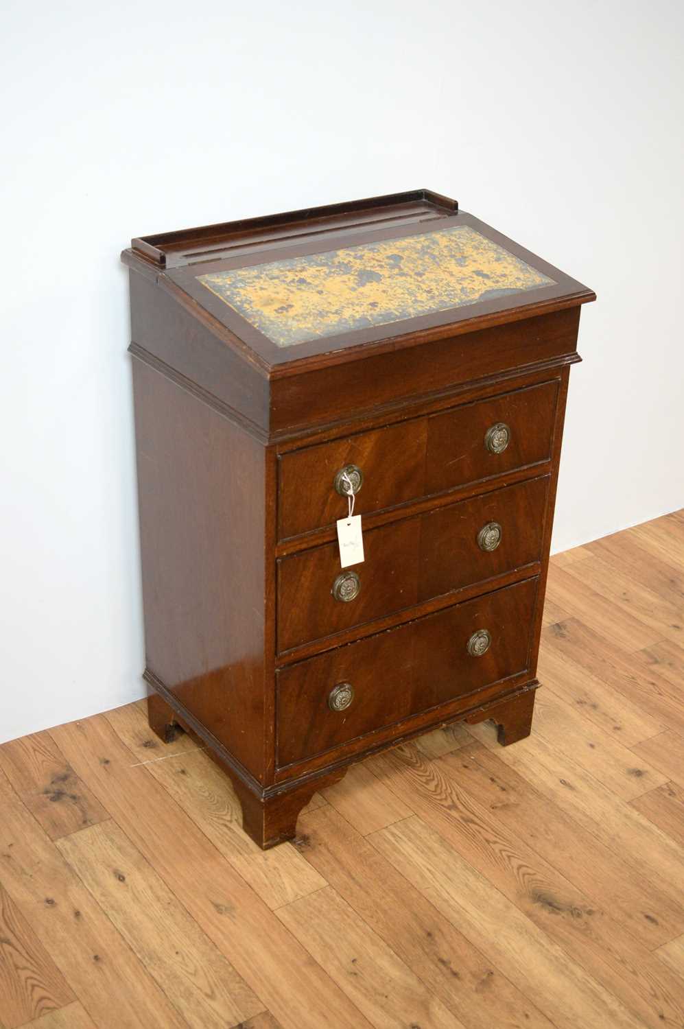 A 20th Century mahogany Davenport desk - Image 4 of 8