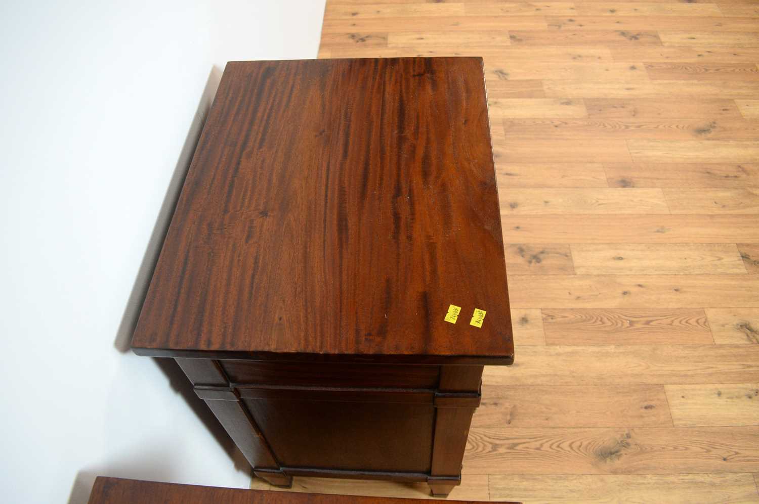 A pair of modern mahogany bedside cabinets - Image 7 of 8