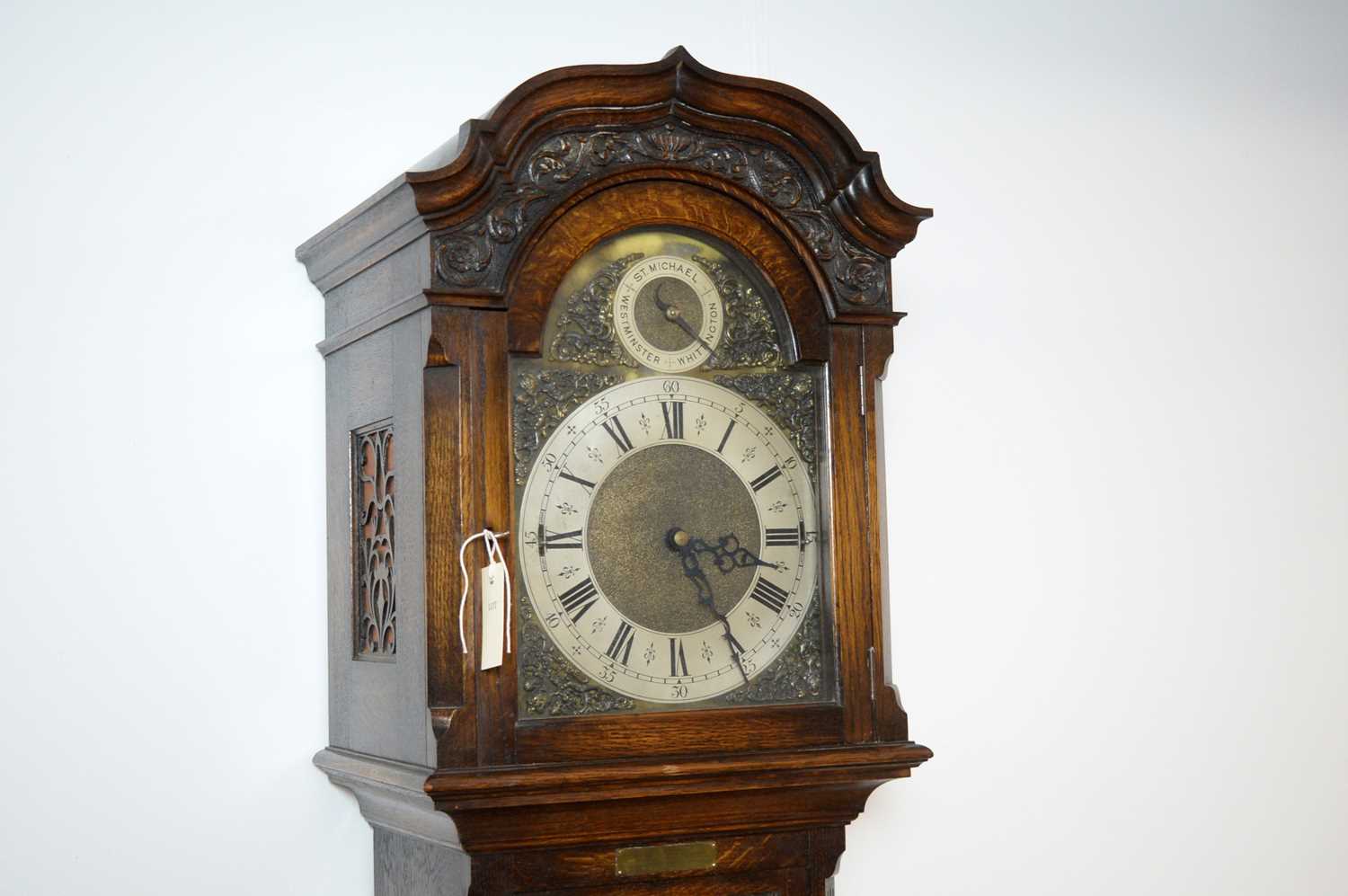 A 20th Century oak longcase / grandfather clock - Image 5 of 7