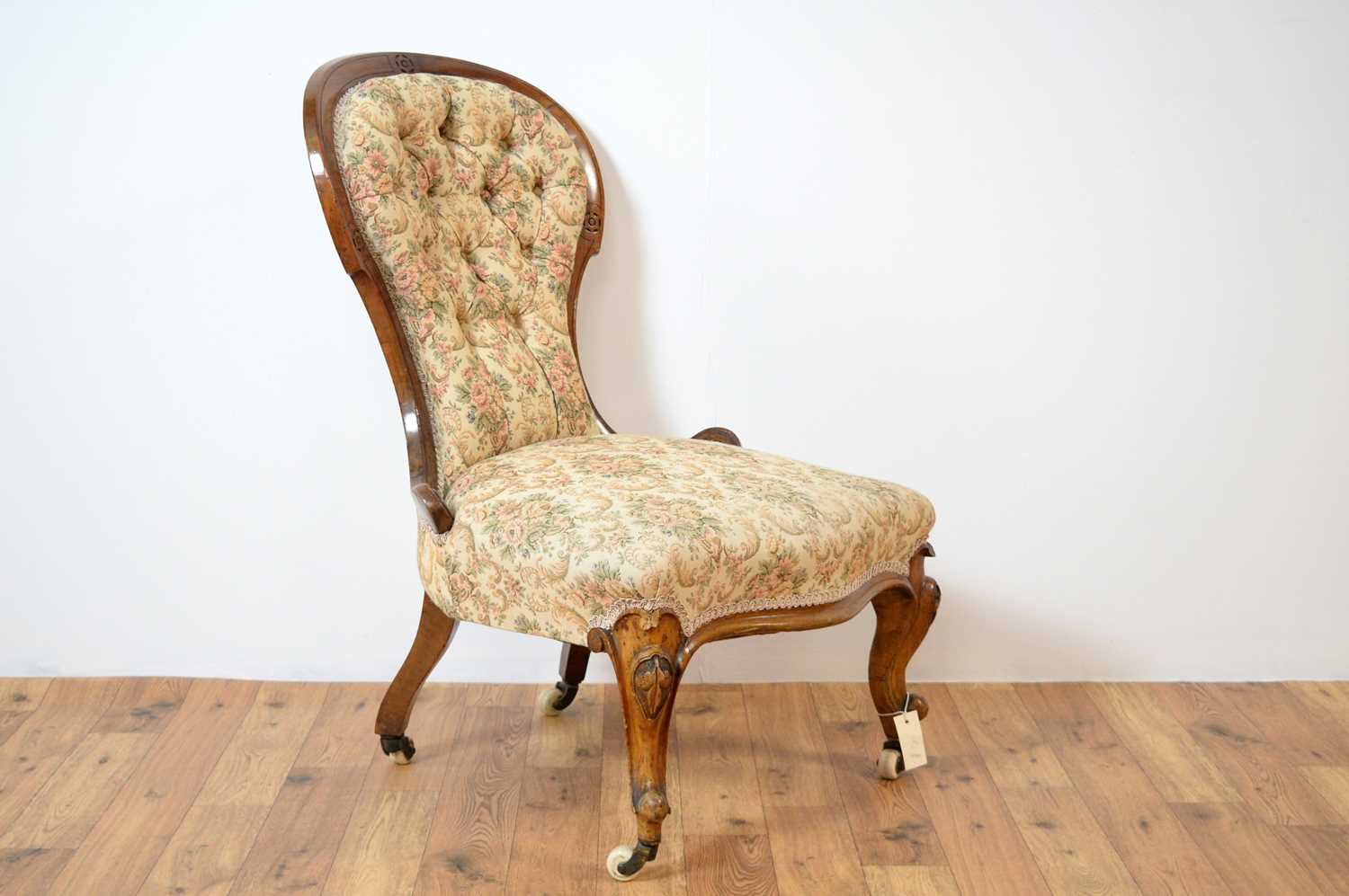 A 19th Century Victorian spoonback mahogany framed salon chair - Image 3 of 3