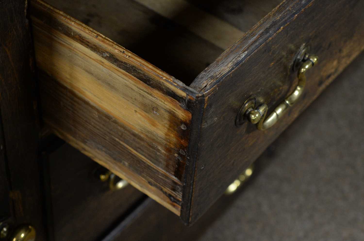 An 18th Century oak dresser base/sideboard - Image 3 of 3