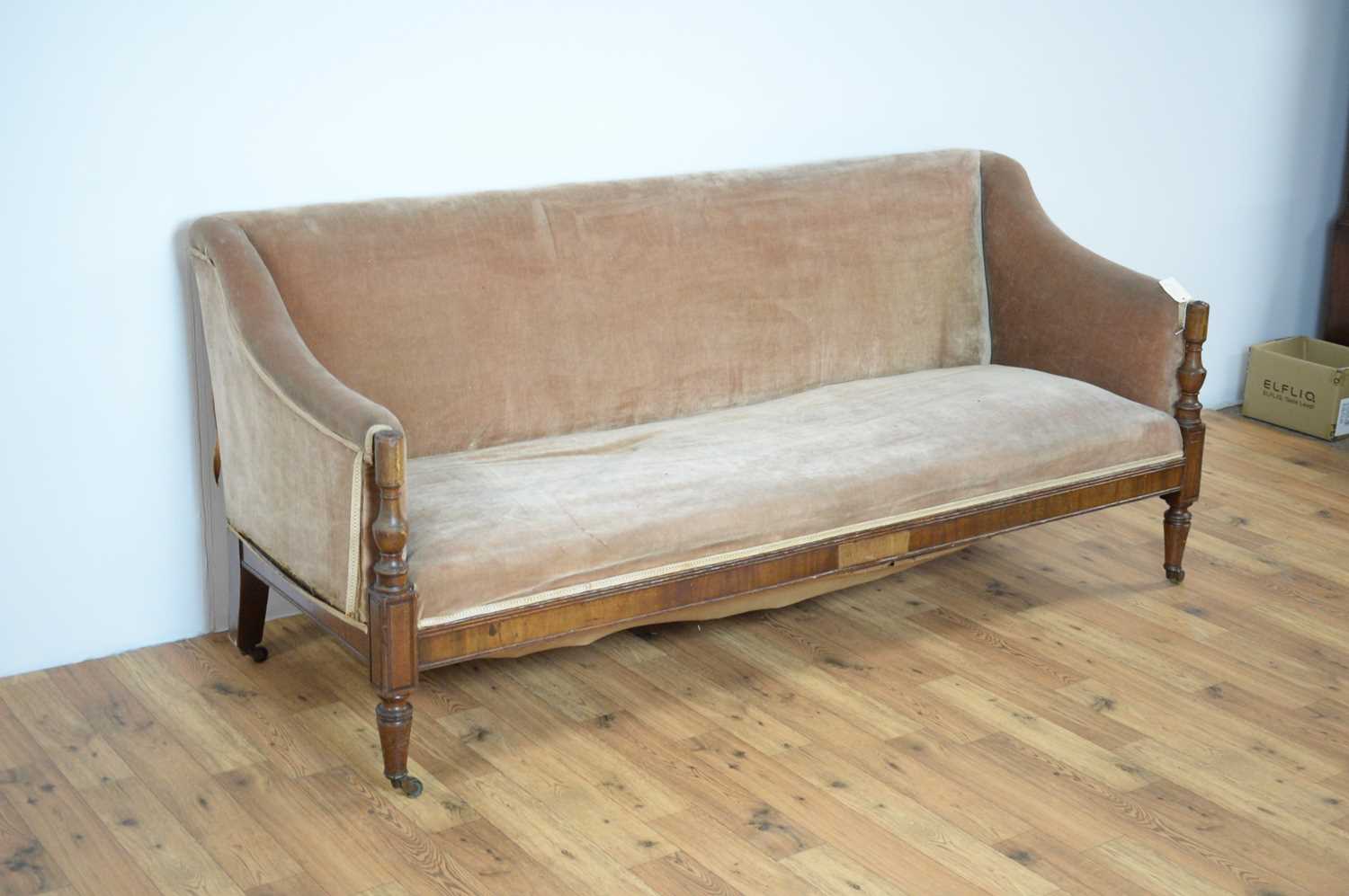 A 19th Century Victorian three person settle sofa - Image 3 of 5