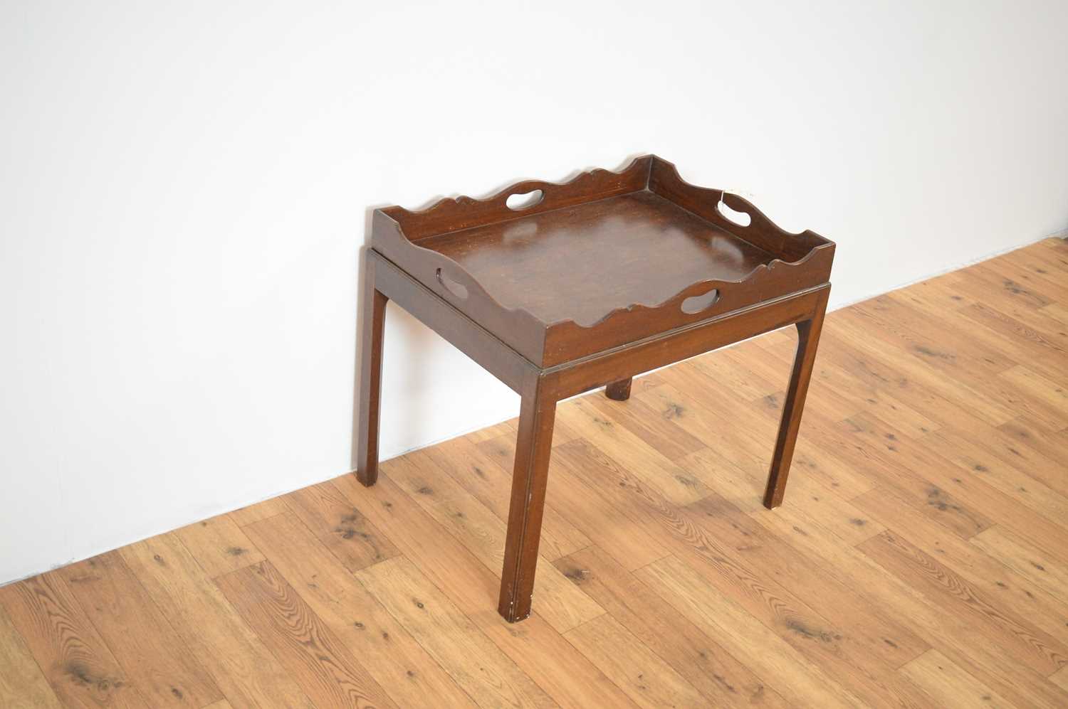 A late 19th Century/20th Century mahogany tray on stand - Image 5 of 5