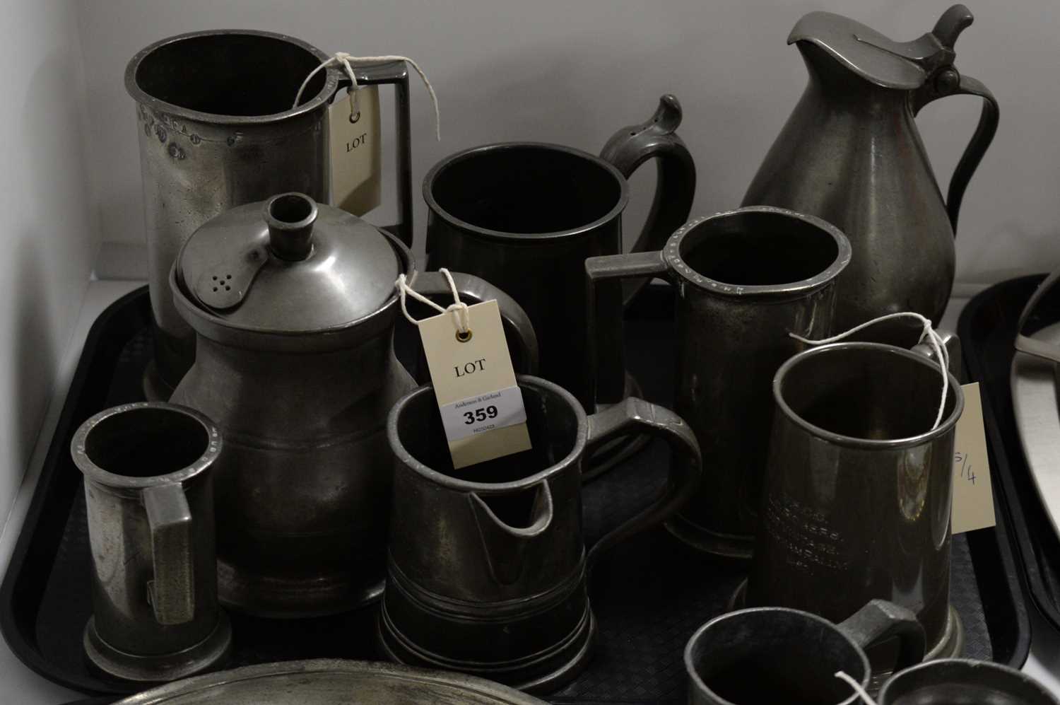 A selection of antique pewter wares, including: beer tankards; jugs; and other items. - Image 3 of 3