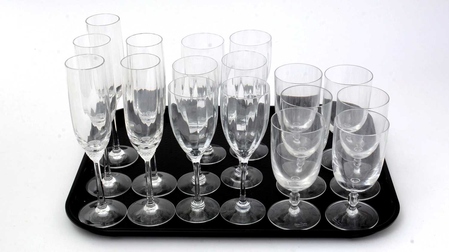 A set of six Villeroy and Bosch wine goblets, six wine glasses and five champagne flutes.