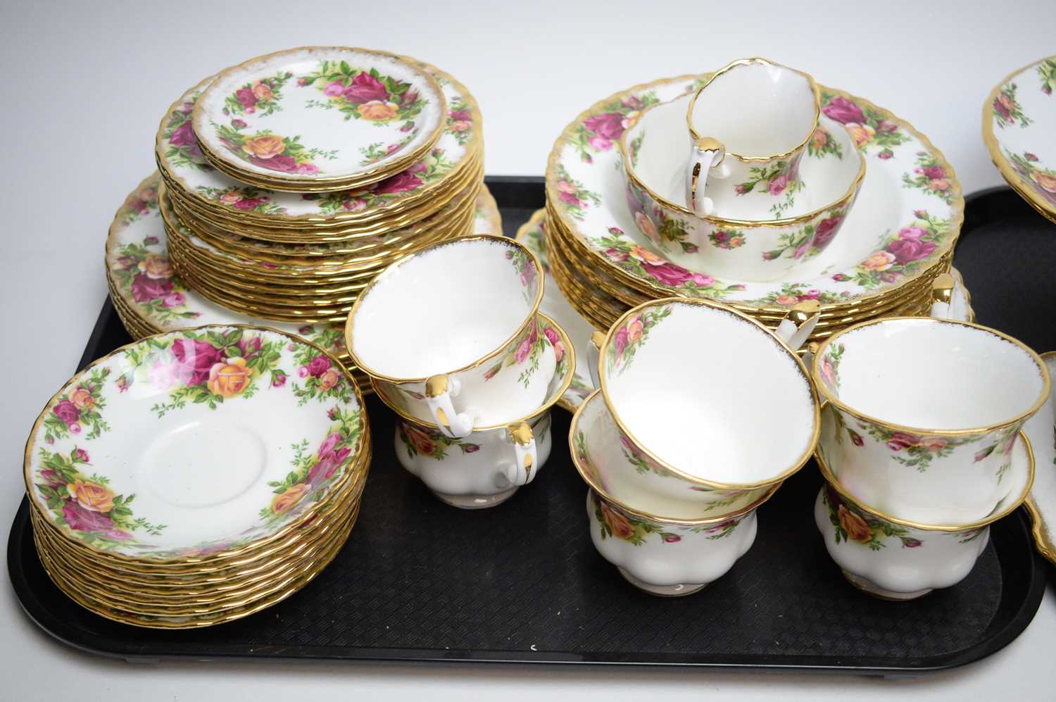 A Royal Albert ‘Old Country Roses’ pattern tea service; and others - Image 2 of 5