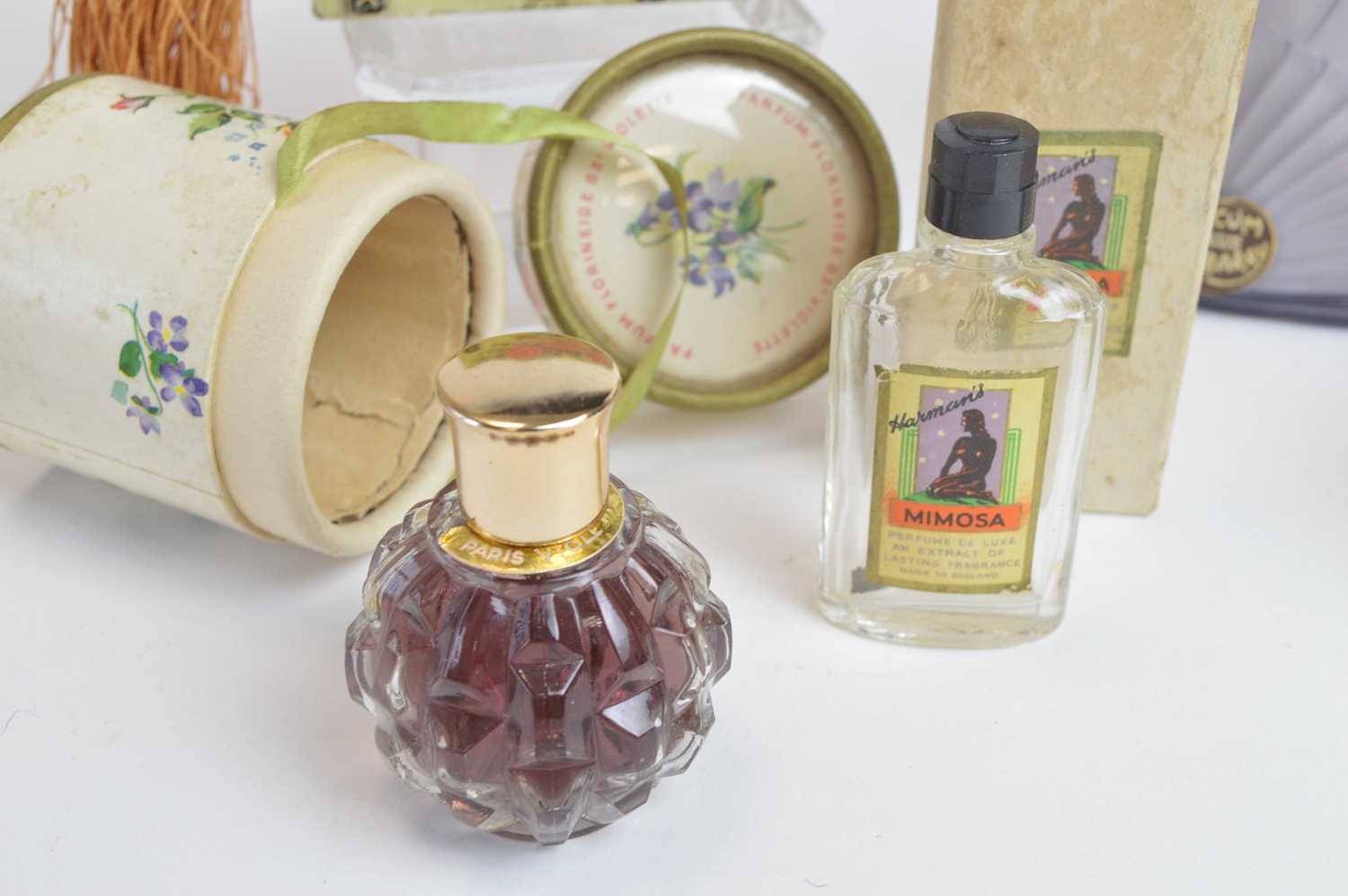 1930s and later perfumes and talcum powder of a violet or floral note - Image 3 of 4