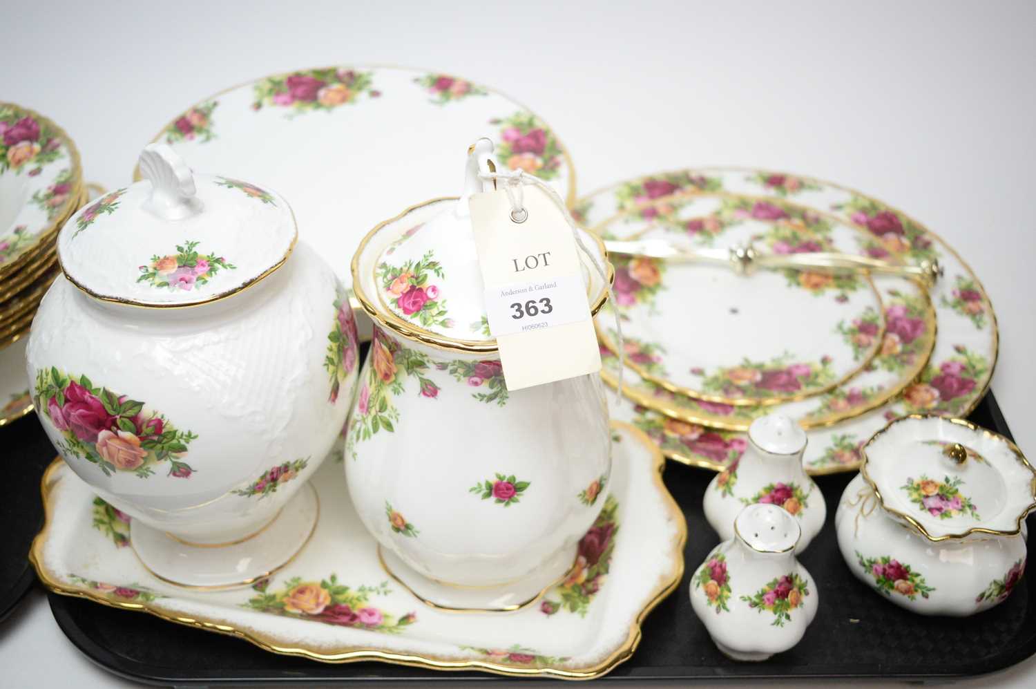 A Royal Albert ‘Old Country Roses’ pattern tea service; and others - Image 3 of 5