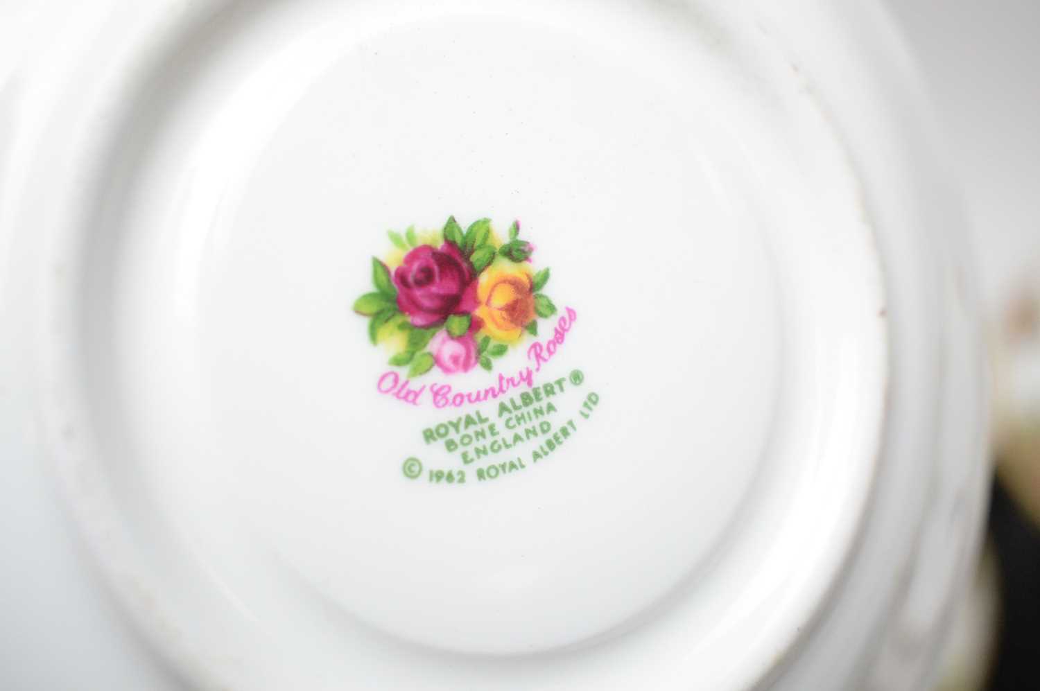 A Royal Albert ‘Old Country Roses’ pattern tea service; and others - Image 5 of 5